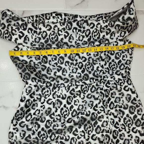 New and company metallic animal print sheat dress - Picture 8 of 10